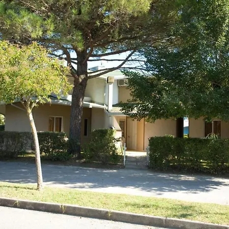 Terraced House In A With A Pool Bibione